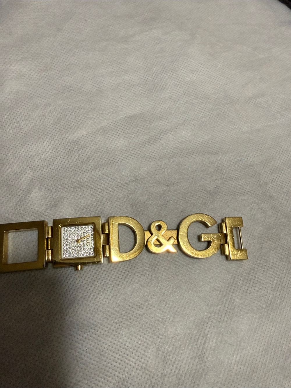Authentic Dolce & Gabbana Womens Gold plated strap Wristwatch. - Picture 4 of 8